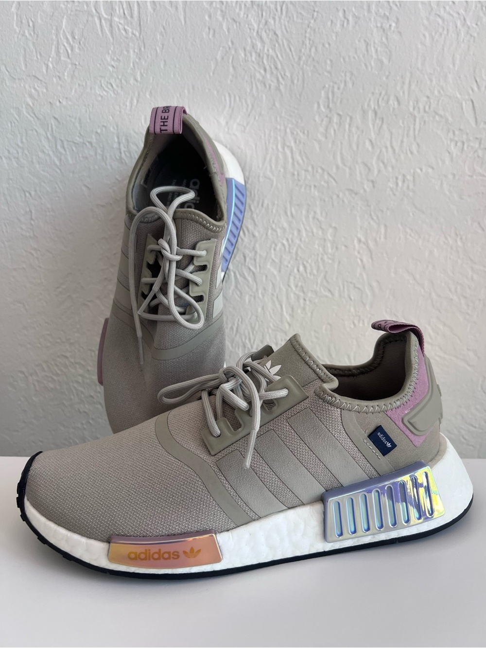Adidas Originals Women's NMD_R1, Size 8 Gray Iridescent AGY8538 Sneakers